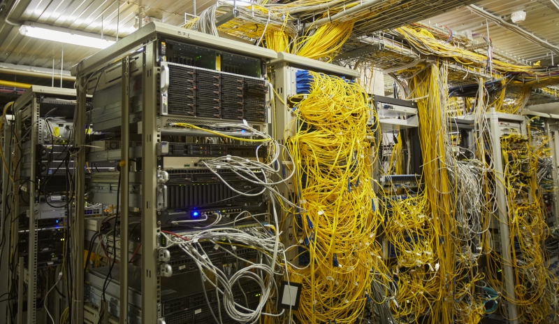 unstructured patch cord routing in high density fiber environment